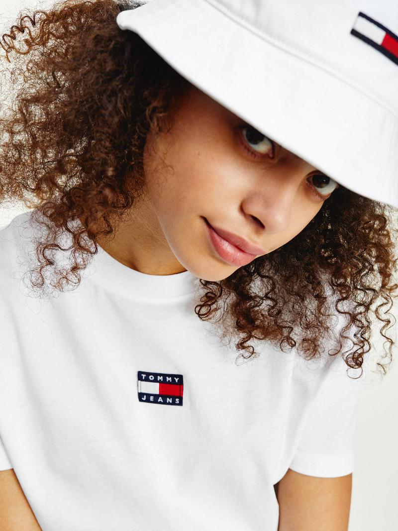 Női Tommy Hilfiger Tommy Badge Póló Fehér | HU 483BEX